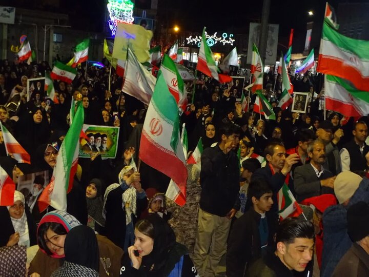 تصاویر/ اجتماع بزرگ مردمی در حمایت از ایران اسلامی  و تجدید بیعت با رهبر معظم انقلاب در شهرستان چهاربرج