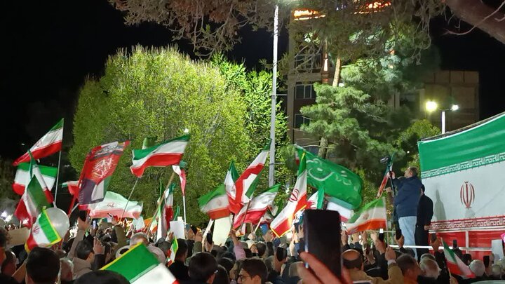 تصاویر/ مردم شهرستان خوی همچنان پای کار حمایت از نظام اسلامی