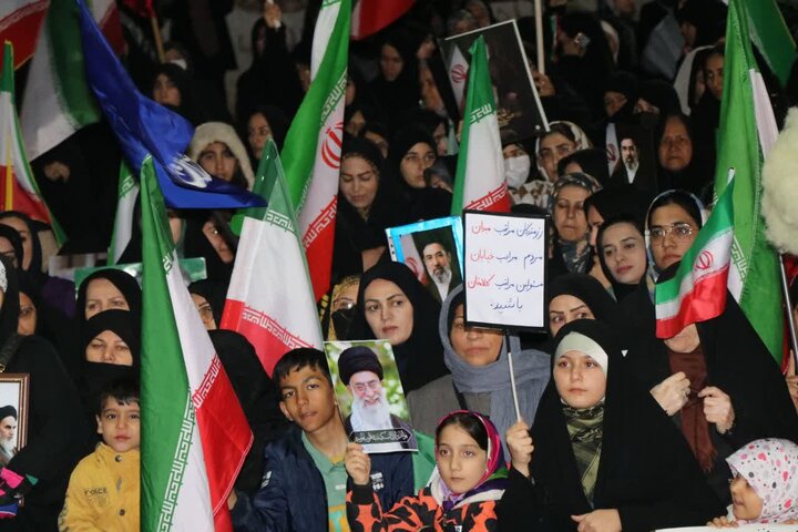 تصاویر/ تجمعات مردمی در ماکو در حمایت از نظام اسلامی
