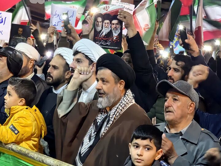 تصاویر/ تجمعات مردمی در ماکو در حمایت از نظام اسلامی