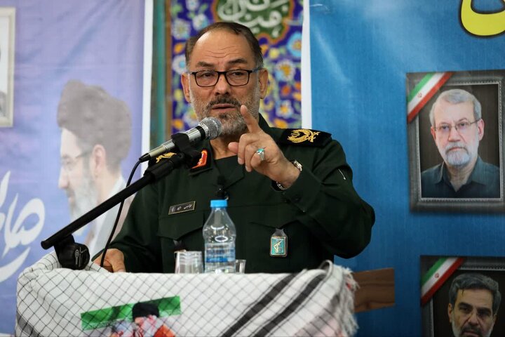 تصاویر/ مراسم بزرگداشت امام شهید امت اسلامی و شهدای گرانقدر جنگ رمضان در مسجد جامع شهر پیرانشهر