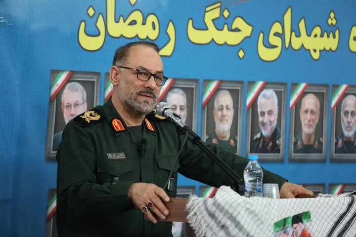 تصاویر/ مراسم بزرگداشت امام شهید امت اسلامی و شهدای گرانقدر جنگ رمضان در مسجد جامع شهر پیرانشهر