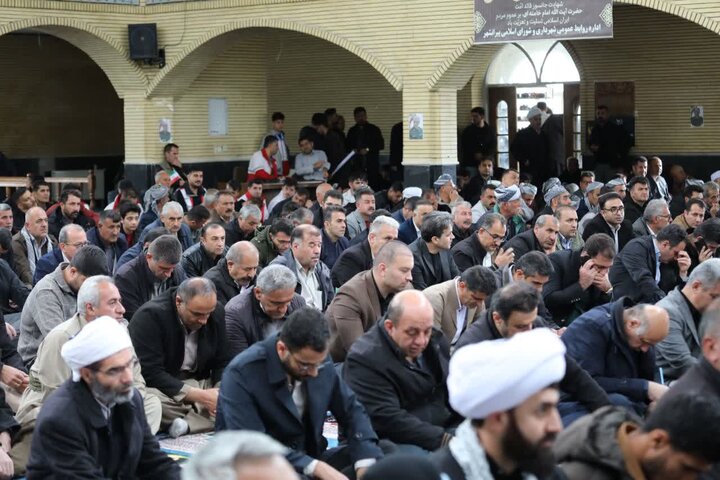 تصاویر/ مراسم بزرگداشت امام شهید امت اسلامی و شهدای گرانقدر جنگ رمضان در مسجد جامع شهر پیرانشهر