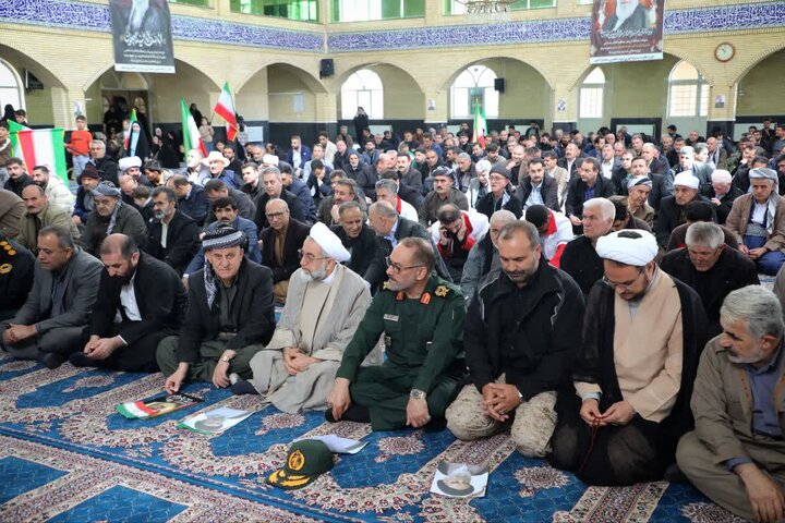 تصاویر/ مراسم بزرگداشت امام شهید امت اسلامی و شهدای گرانقدر جنگ رمضان در مسجد جامع شهر پیرانشهر