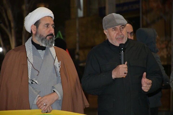 تصاویر / برپایی موکب حوزه علمیه خواهران استان آذربایجان شرقی در کنار حماسه آفرینی های مردم