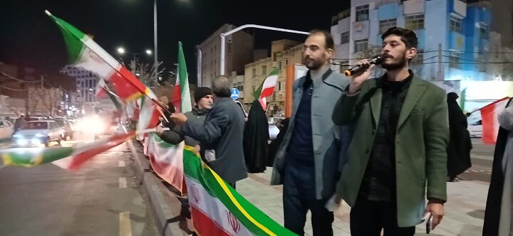 تصاویر / برپایی موکب حوزه علمیه خواهران استان آذربایجان شرقی در کنار حماسه آفرینی های مردم