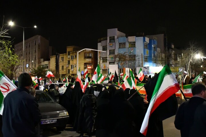 تصاویر / برپایی موکب حوزه علمیه خواهران استان آذربایجان شرقی در کنار حماسه آفرینی های مردم