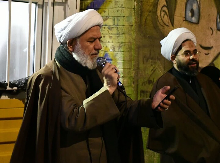 تصاویر / برپایی موکب حوزه علمیه خواهران استان آذربایجان شرقی در کنار حماسه آفرینی های مردم