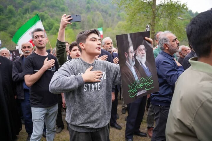 تصاویر/  تشییع پیکر شهید علی غلامی در روستای آلیان شهرستان فومن