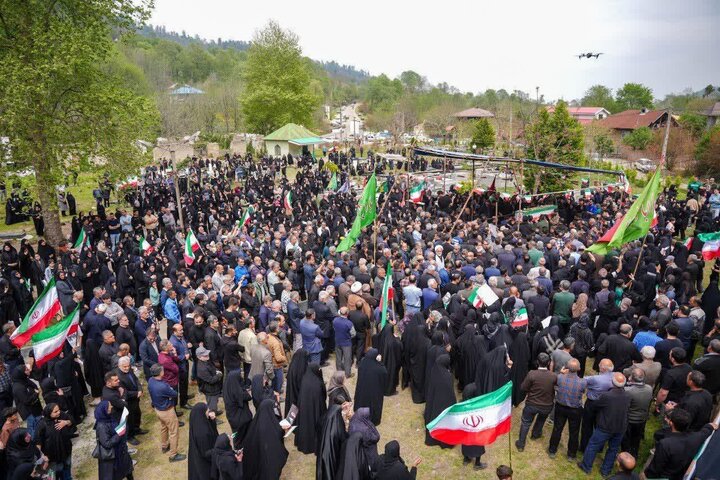 تصاویر/  تشییع پیکر شهید علی غلامی در روستای آلیان شهرستان فومن