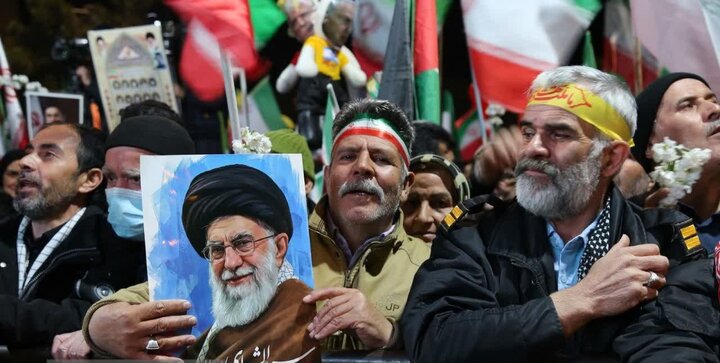 تصاویر/ تداوم حضور پرشور اراکی‌ها در شب‌های مقاومت و خونخواهی رهبر انقلاب