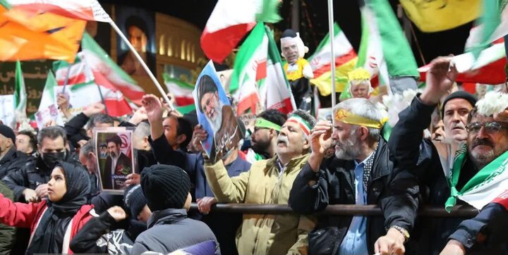 تصاویر/ تداوم حضور پرشور اراکی‌ها در شب‌های مقاومت و خونخواهی رهبر انقلاب
