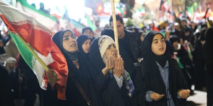 تصاویر/ تداوم حضور پرشور اراکی‌ها در شب‌های مقاومت و خونخواهی رهبر انقلاب