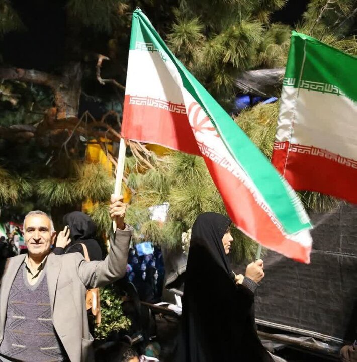 تصاویر/ تداوم حضور پرشور اراکی‌ها در شب‌های مقاومت و خونخواهی رهبر انقلاب