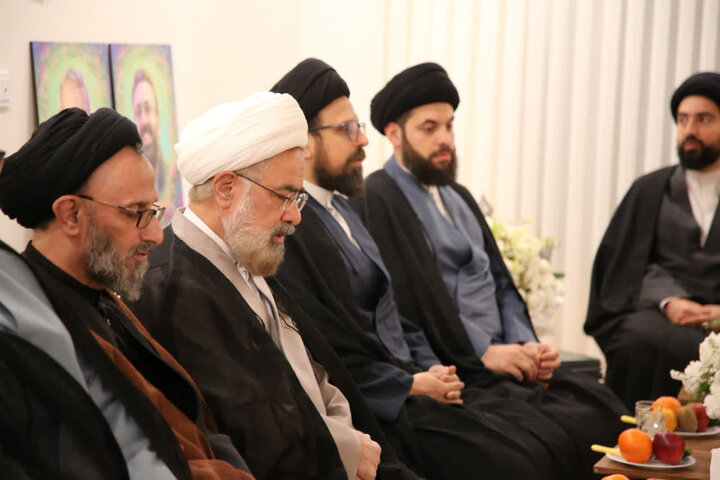 حضور اعضای دفتر مرجعیت آیت الله العظمی جوادی آملی در بیت شهید دکتر علی لاریجانی