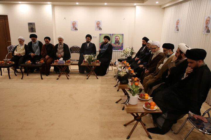 حضور اعضای دفتر مرجعیت آیت الله العظمی جوادی آملی در بیت شهید دکتر علی لاریجانی