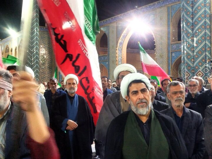 تصاویر/ حضور مدیر و معاونان حوزه علمیه منطقه کاشان در اجتماع پرشور شبانه مردم آران و بیدگل