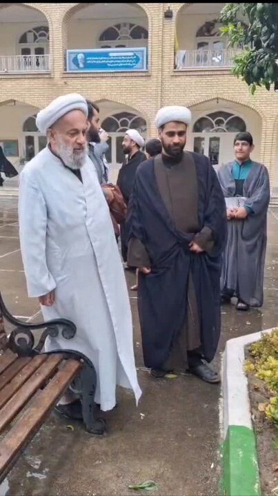 کاشت نهال مثمر، توسط امام جمعه شهرستان بابل، حجت الاسلام و المسلمین روحانی