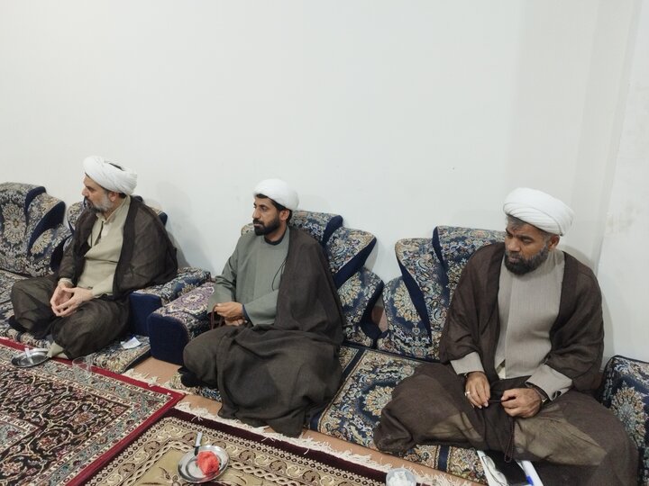 تصاویر/ دیدار مدیر حوزه علمیه سیستان و بلوچستان با اساتید و کادر مدارس شهرستان ایرانشهر