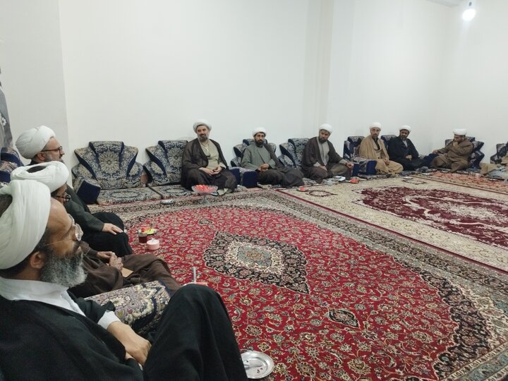 تصاویر/ دیدار مدیر حوزه علمیه سیستان و بلوچستان با اساتید و کادر مدارس شهرستان ایرانشهر
