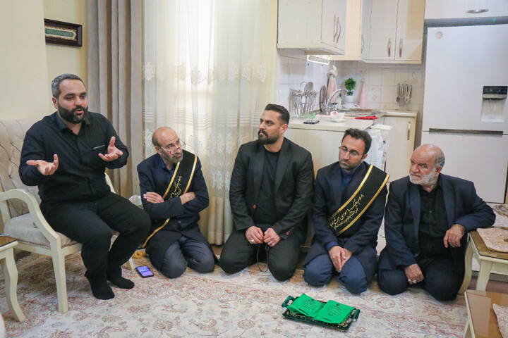 تصاویر/ تکریم نماینده مجلس و جمعی از مسئولین استان قم از خانواده شهدای جنگ تحمیلی سوم