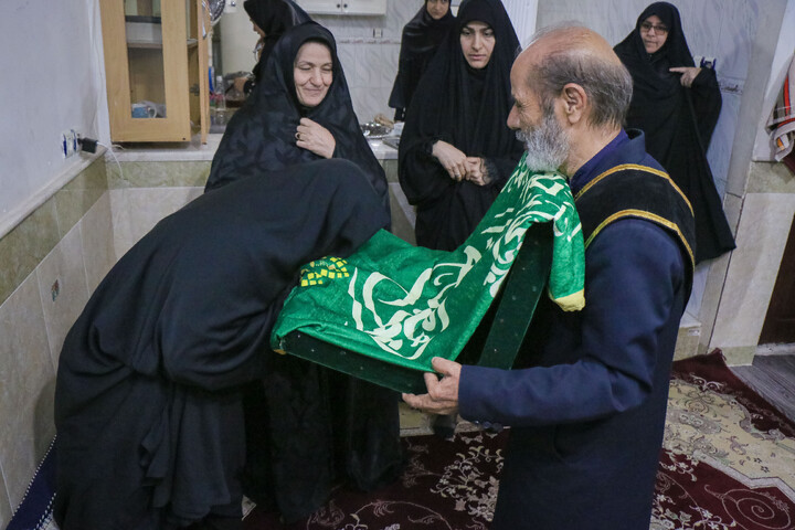 تصاویر/ تکریم نماینده مجلس و جمعی از مسئولین استان قم از خانواده شهدای جنگ تحمیلی سوم