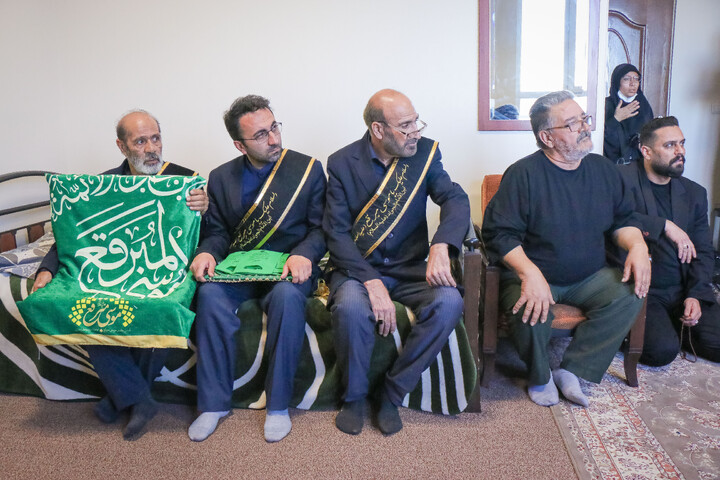 تصاویر/ تکریم نماینده مجلس و جمعی از مسئولین استان قم از خانواده شهدای جنگ تحمیلی سوم