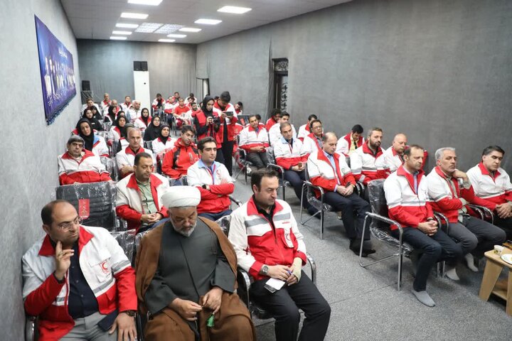 تصاویر/ دیدار حجت‌الاسلام والمسلمین مطیعی با امدادگران هلال‌احمر استان سمنان
