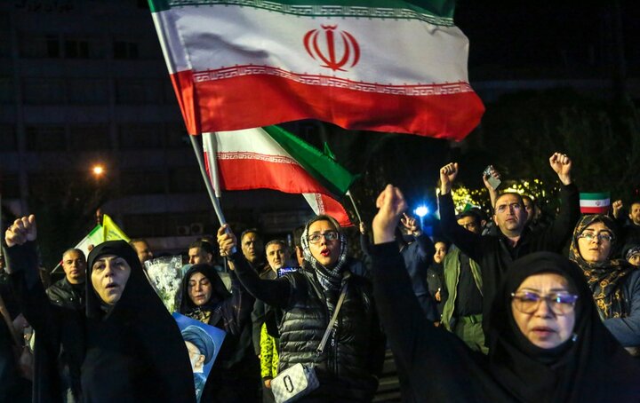 تصاویر/ اجتماع پرشور مردم تهران در میدان هفت تیر