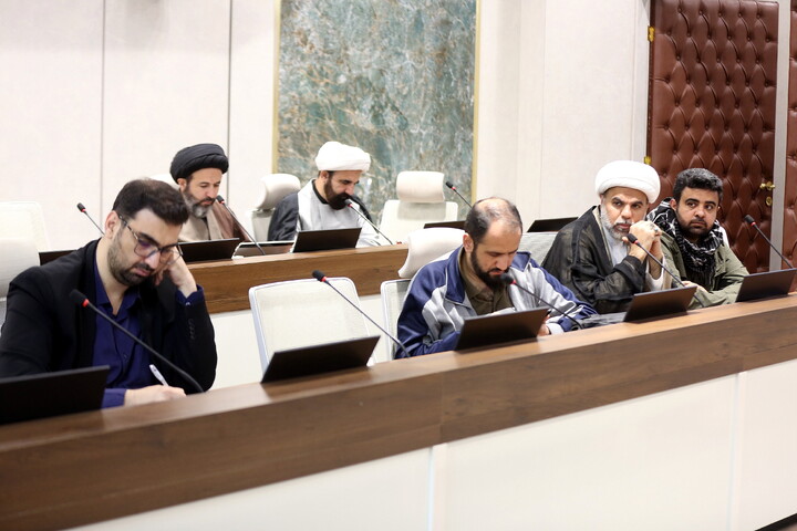 تصاویر/ نشست خبری ارائه نتایج پیمایش ملی ایرانیان در جنگ رمضان و معرفی فعالیت های رصدخانه اجتماعی دانشگاه قم