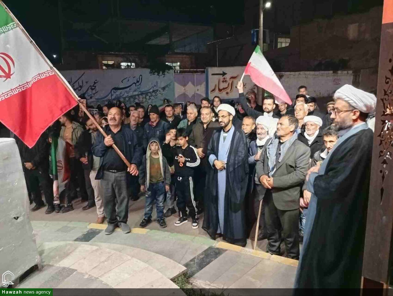طلاب مدرسه علمیه باخرز در میدان جهاد تبیین/ حضور در روستاها تا خدمت‌رسانی مردمی