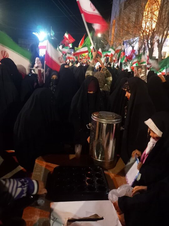 تصاویر/فعالیت‌های فرهنگی طلاب مدرسه علمیه مهدیه خنداب در سی و هفتمین شب حضور