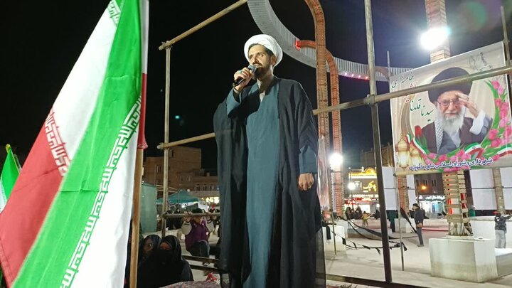 تصاویر/سی و هفتمین شب حضور پرشور مردم ولایتمدار مامونیه در تجدید بیعت با آرمان‌های انقلاب