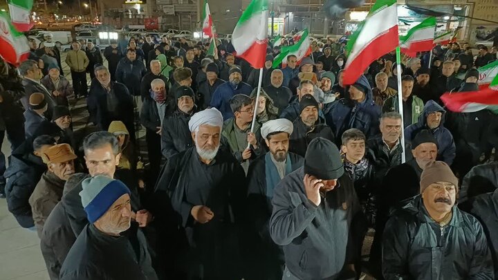 تصاویر/سی و هفتمین شب حضور پرشور مردم ولایتمدار مامونیه در تجدید بیعت با آرمان‌های انقلاب