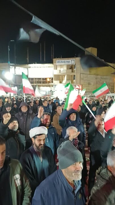 تصاویر/سی و هفتمین شب حضور پرشور مردم ولایتمدار مامونیه در تجدید بیعت با آرمان‌های انقلاب