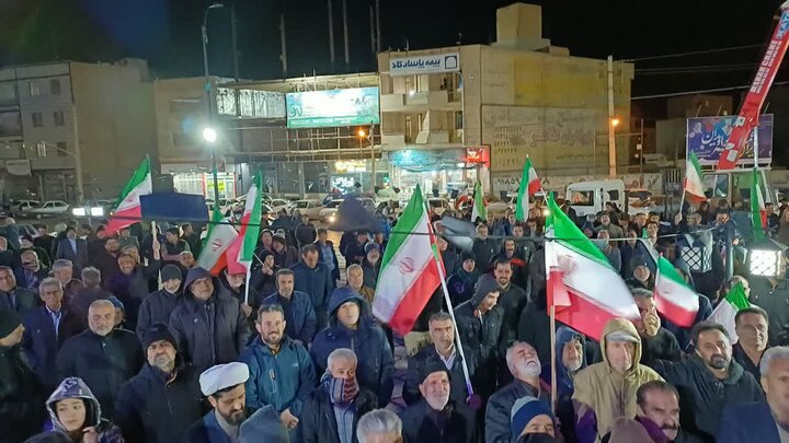 تصاویر/سی و هفتمین شب حضور پرشور مردم ولایتمدار مامونیه در تجدید بیعت با آرمان‌های انقلاب