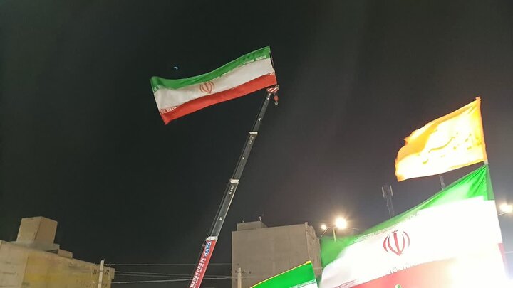 تصاویر/سی و هفتمین شب حضور پرشور مردم ولایتمدار مامونیه در تجدید بیعت با آرمان‌های انقلاب