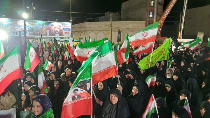 تصاویر/سی و هفتمین شب حضور پرشور مردم ولایتمدار مامونیه در تجدید بیعت با آرمان‌های انقلاب