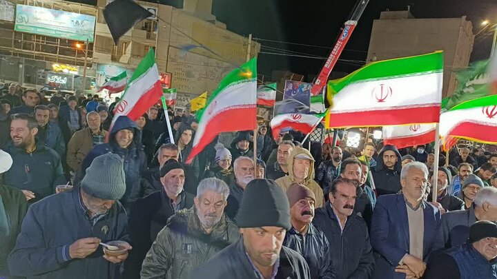 تصاویر/سی و هفتمین شب حضور پرشور مردم ولایتمدار مامونیه در تجدید بیعت با آرمان‌های انقلاب