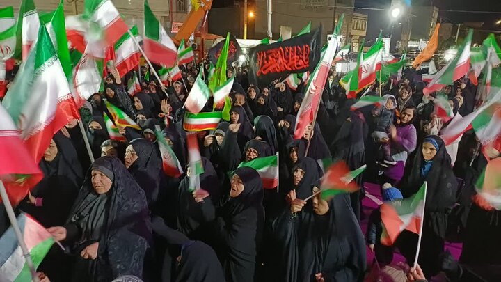 تصاویر/سی و هفتمین شب حضور پرشور مردم ولایتمدار مامونیه در تجدید بیعت با آرمان‌های انقلاب