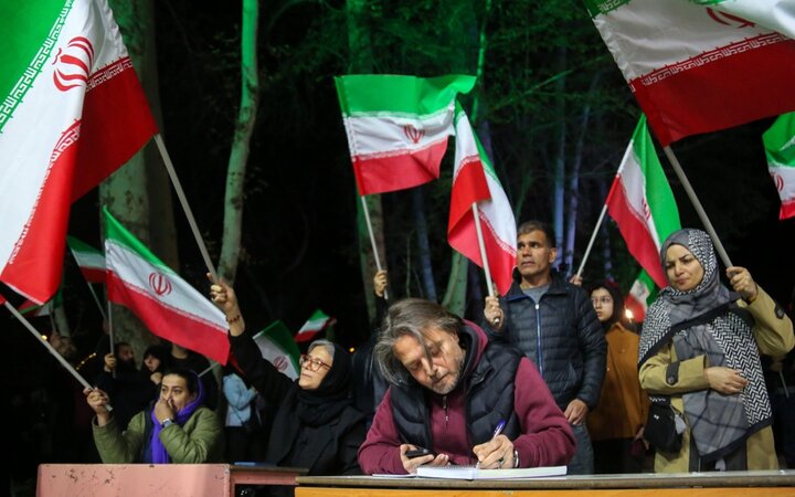 تصاویر/ یادمان شهدای دانش‌آموز میناب در تهران