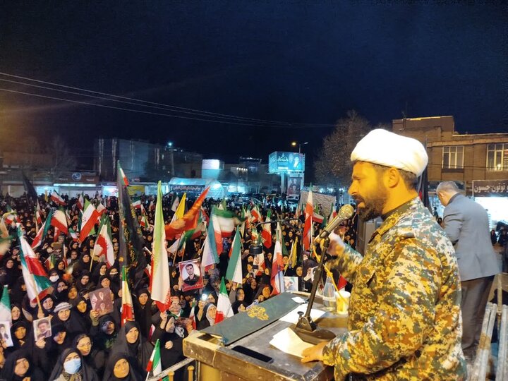 تصاویر/تجمع باشکوه مردم دلفان در بیعت با رهبر معظم انقلاب