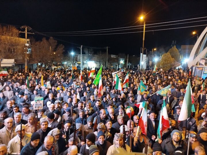 تصاویر/تجمع باشکوه مردم دلفان در بیعت با رهبر معظم انقلاب
