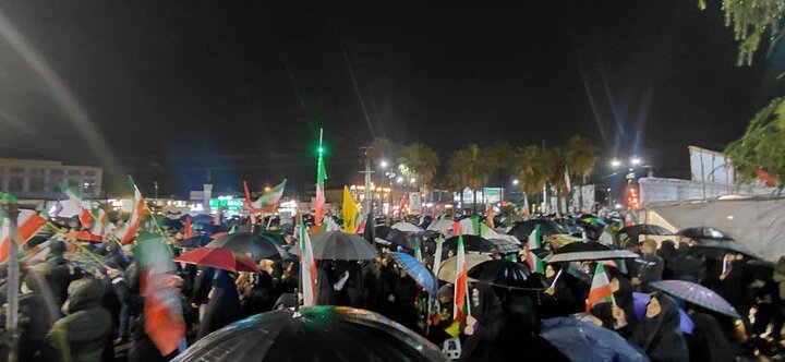 تجمع حماسی مردم آمل در شامگاه هفدهم فروردین