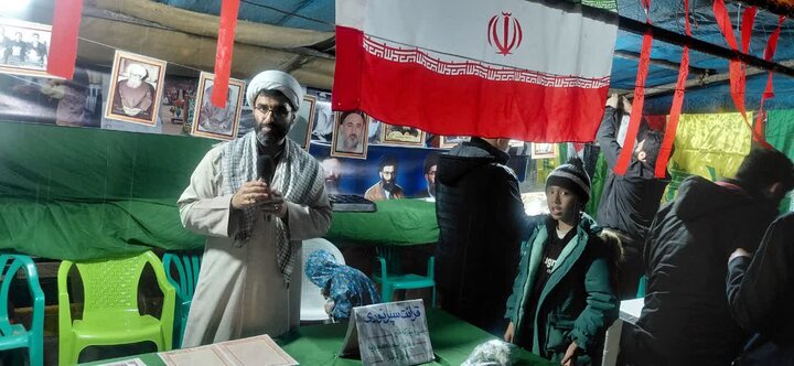 تصاویر / خدمت رسانی موکب شهدای روحانی شهرستان آمل به شرکت کنندگان در تجمعات شبانه