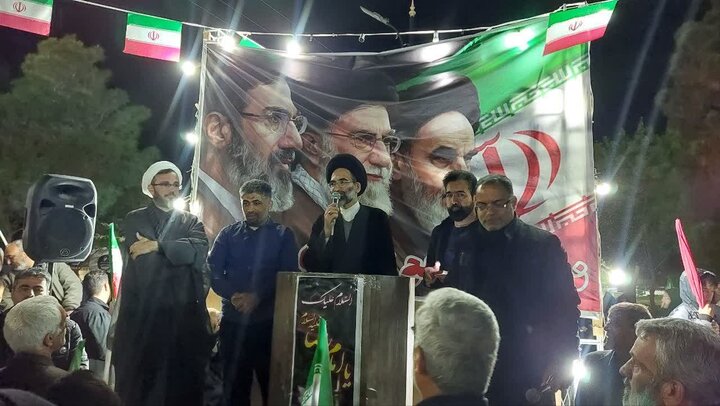 تصاویر/ حضورنماینده ولی فقیه در کاشان درتجمعات مردمی کاشان و قمصر
