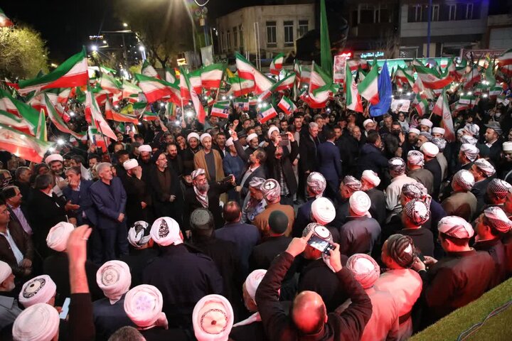 تصاویر/ حضور حماسی مردم شهرستان ارومیه در سی و پنجمین شب از شب های اقتدار در حمایت از نظام اسلامی