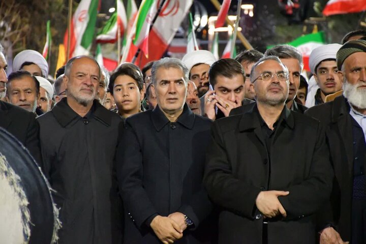 تصاویر/ تجمع مردم سلماس در سی و هشتمین موج دفاع از انقلاب