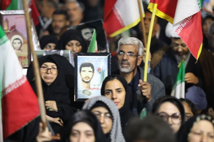 تصاویر/ رفسنجانی ها در خط مقدم حماسه خیابان در شب سی و هفتم