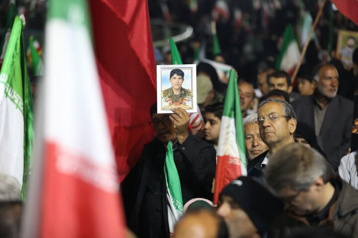 تصاویر/ رفسنجانی ها در خط مقدم حماسه خیابان در شب سی و هفتم